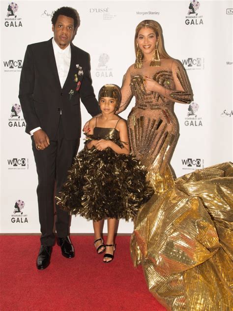 Beyoncé Wearing Gold Dress at 2018 Wearable Art Gala | PS Fashion
