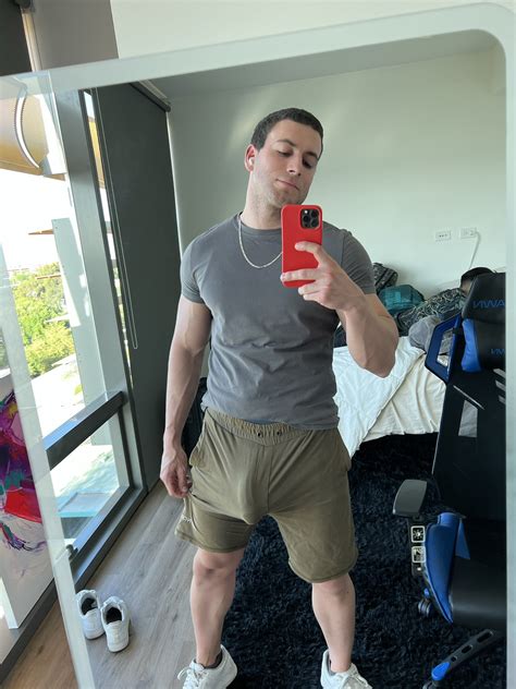 Daily Shreds on Twitter: "Need a hand… or mouth https://t.co/zNuwh08IC9