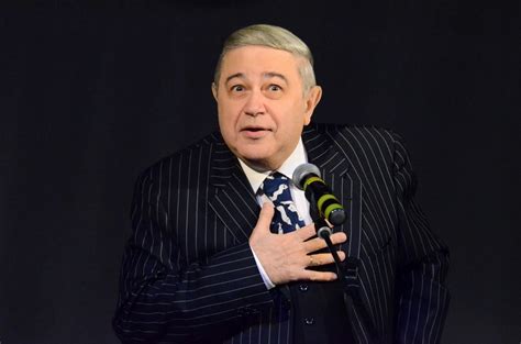 Юмор Петросяна, его биография и творческий путь
