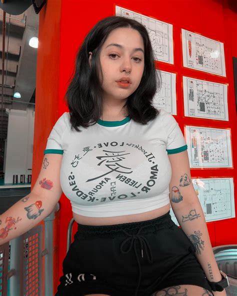 Sofí 🖤. | Es que todo combina muy bien en estas fotitos😍🙌🏻. | Instagram