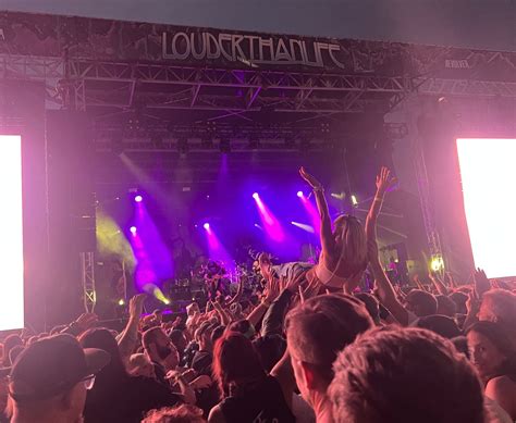 TW Pornstars - 2 pic. Sara St. Clair. Twitter. Omg you guys! I got to