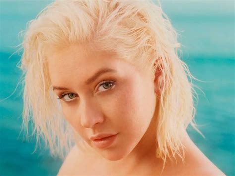 For Her 44th Birthday, Christina Aguilera Poses Nude! - BlackSportsOnline