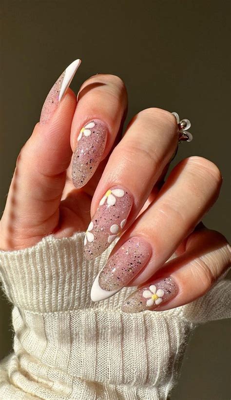 Bloom into Summer with Gorgeous Floral Nail Designs : Shimmery Sheer