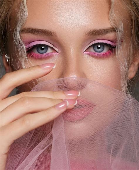 Pink look 💕💖 | Beauty makeup photography, Photoshoot makeup, Beauty ...