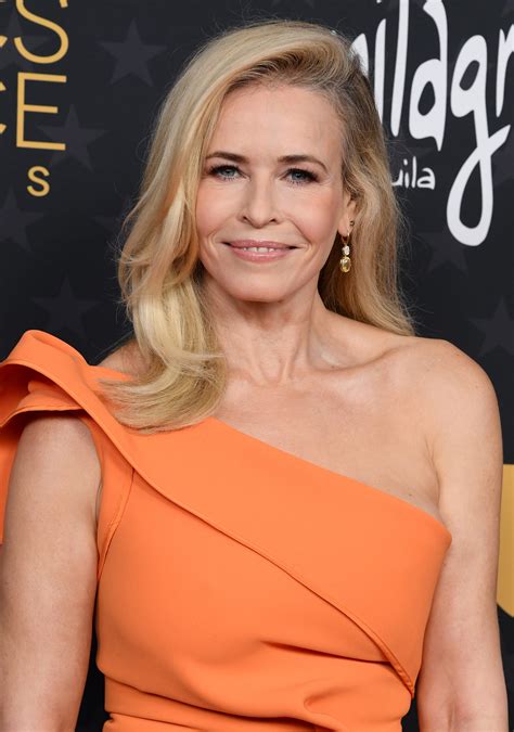 Chelsea Handler Is So Sculpted Skiing In A Bikini In An IG Video