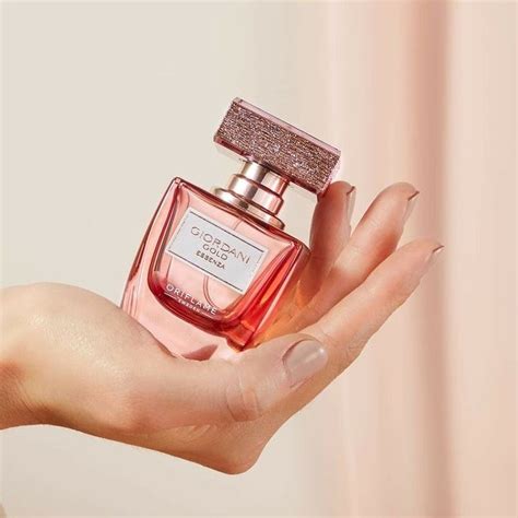 「1 Oriflame, Perfumes, 1967, Suecia, Suiza」おしゃれまとめの人気アイデア｜Pinterest ...