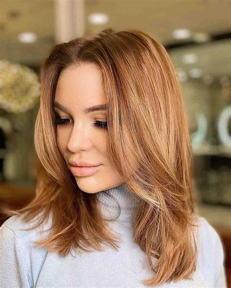 15 Medium-Length Cuts with Layers That Work for All Hair Types