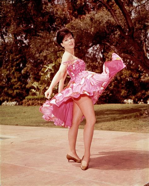 Yvonne Craig lifts her skirt | Yvonne craig, Pin up, Celebrities