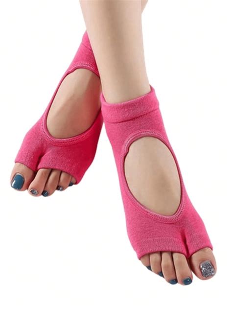 1 Pair Of Women's Rose Red Toe Separator Socks For Yoga, Dance And