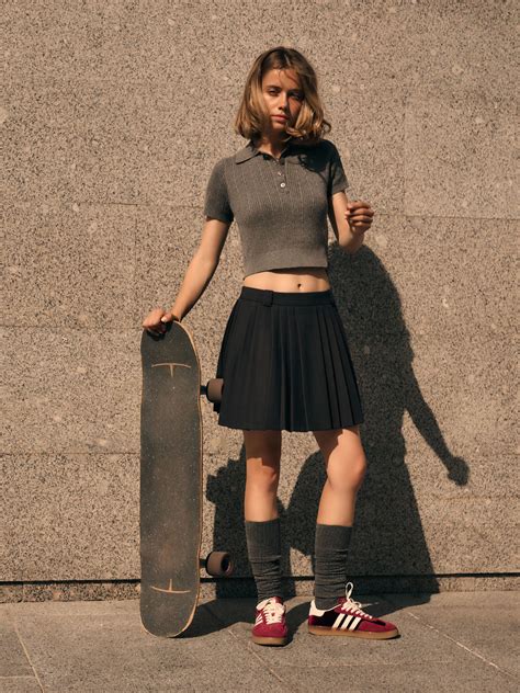 Юбка мини на средней посадке со складками :: LICHI - Online fashion store