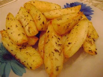 Картофельные дольки, запечённые с прованскими травами : Вторые блюда