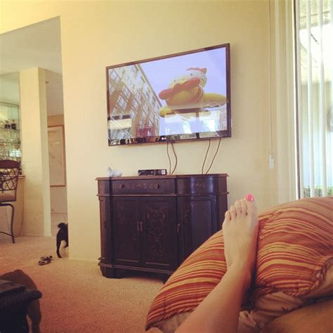 Vanessa Dubasso's feet