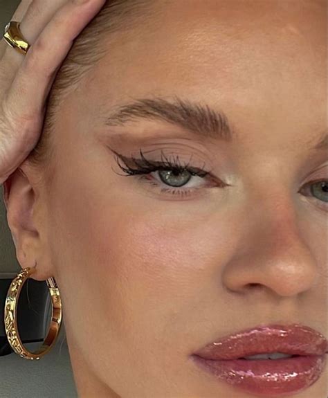Pin by Anastasia 🪷🌈🍒🧘🏻‍♀️ on ААААББББ | Makeup routine, Natural makeup ...
