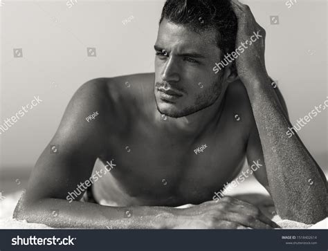 potret closeup seksi model pria topless foto stok  shutterstock