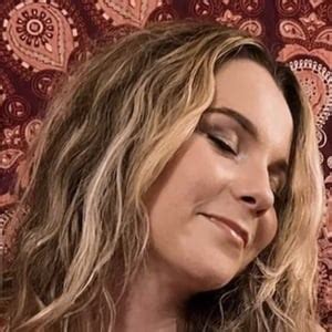 yellz0 - Age, Family, Bio | Famous Birthdays