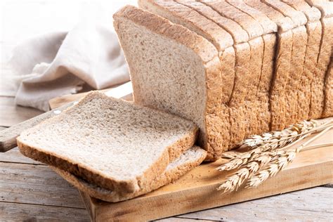 Hidden Ingredients in Supermarket Bread: Nutritionist Tips