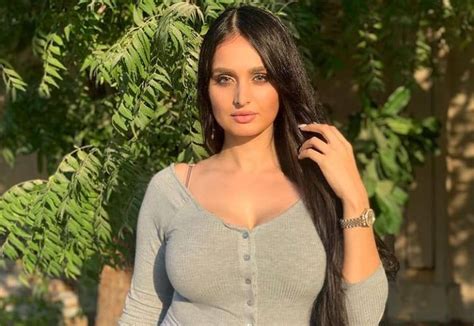 The Enigmatic Online Personality Unveiling The Mystique Of Lana Rose