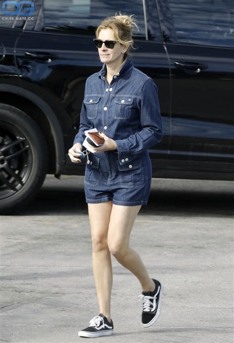 Julia Roberts nude, pictures, photos, Playboy, naked, topless, fappening