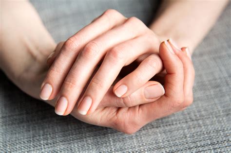Natečeni prsti na rukama: Evo kada je normalna pojava, a kada upućuje ...