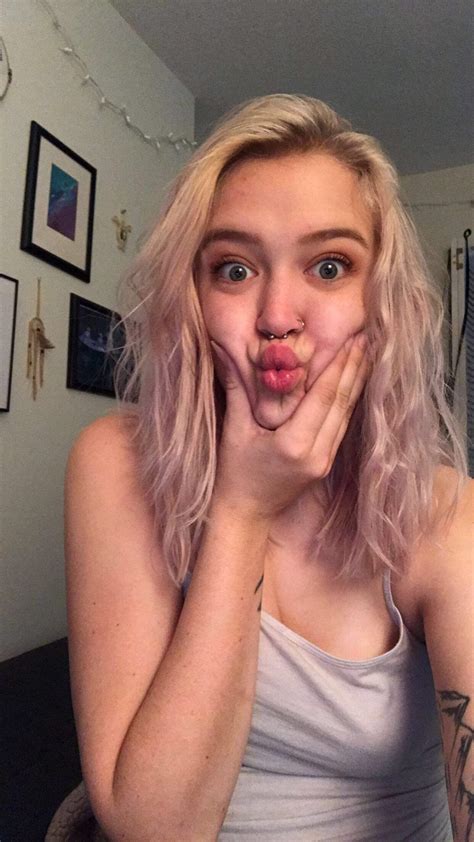 Hi there! Could someone draw my squish face? : r/redditgetsdrawn