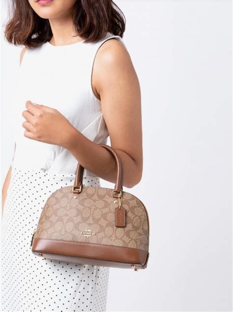 Оригинальные сумки бренда Coach в Москве