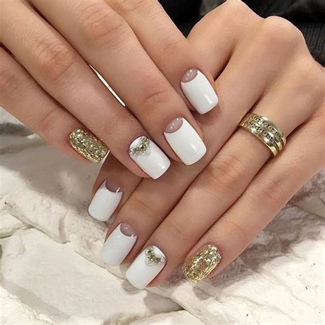 Новогодний золотой маникюр 2019: идеи блестящих ногтей Gold Nail Art ...