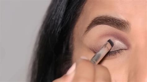Easy and Glam Cut Crease Eye Makeup Tutorial | Upstyle