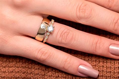 Alianca De Casado E Qual Mao - Lindas Aliancas De Casamento Nas Maos Aliança De Namoro: Um Guia