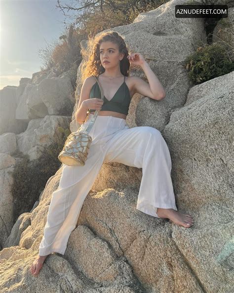 MARIANA MOZO Feet - AZNudeFeet