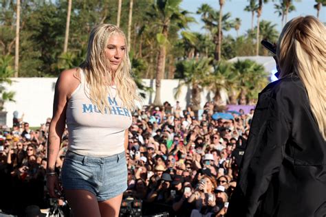 Kesha changes iconic TiK ToK lyrics to brutally shade Diddy as she