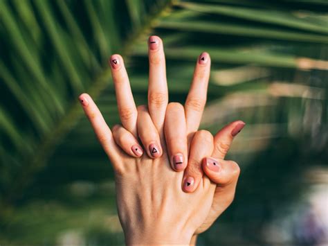 5 Ways to Break your Nail Biting Habit - GirlSpring