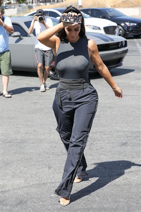 Kim Kardashian – Braless Candids in Los Angeles - Hot Celebs Home