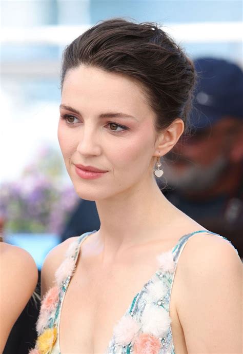 Ella Hunt at “Horizon” Red Carpet at the Cannes Festival 05-19-2024