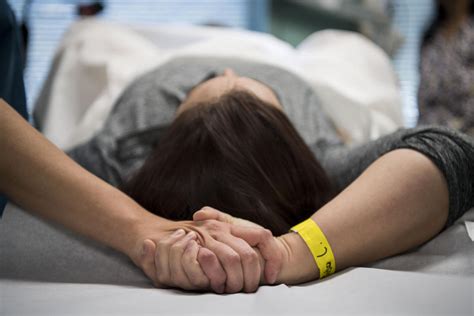 What is a 'late-term abortion'? Experts explain