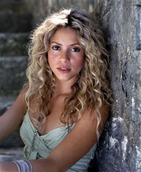 Shakira : r/BeautifulFemales