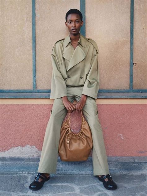 Loewe | Designertaschen, Kleidung, Accessoires für Damen und Herren