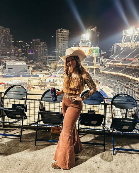 Hailey Jones (@hhaileyy.joness) • Instagram photos and videos