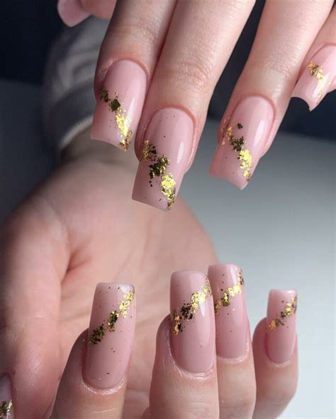 40+ Gold Foil Nails You Will Love To Try In 2025