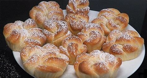 Булочки с сахаром: 3 рецепта вкусных сахарных плюшек