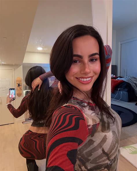 Sofia Elizabeth (@sofiaspamssometimes) • Instagram photos and videos