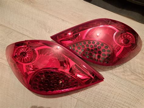 Peugeot 207 zadnje lampe komplet