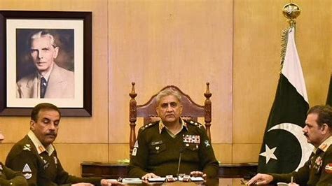 pakistan picks  army chief matters    borders