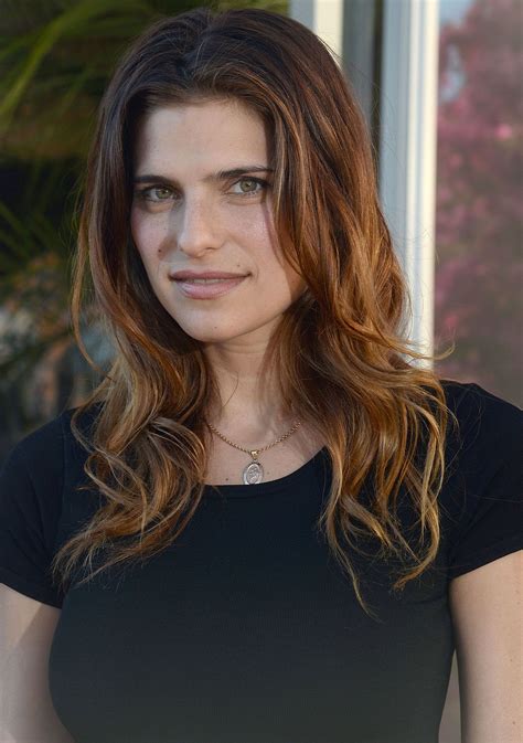 Lake Bell's Dos and Don'ts for Surviving the Holidays | Glamour