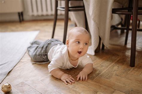 understanding   stages  crawling annie baby monitor