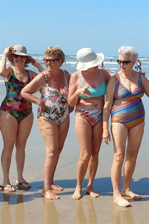 Pin de Lynsi S em growth em 2025 | Modelos, Parecidas, Biquini