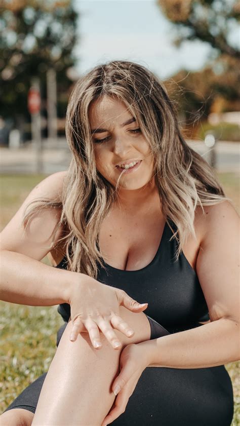 5 At-Home Stretches and WorkOuts to Help with Knee Pain