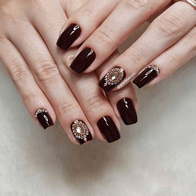 Cores de esmalte para inverno: Conheça 7 tendências - Crescendo aos Poucos