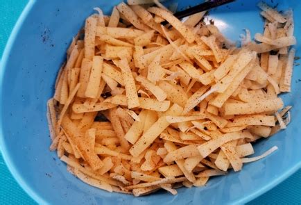 Сырные чипсы с беконом и базиликом, пошаговый рецепт с фотографиями ...