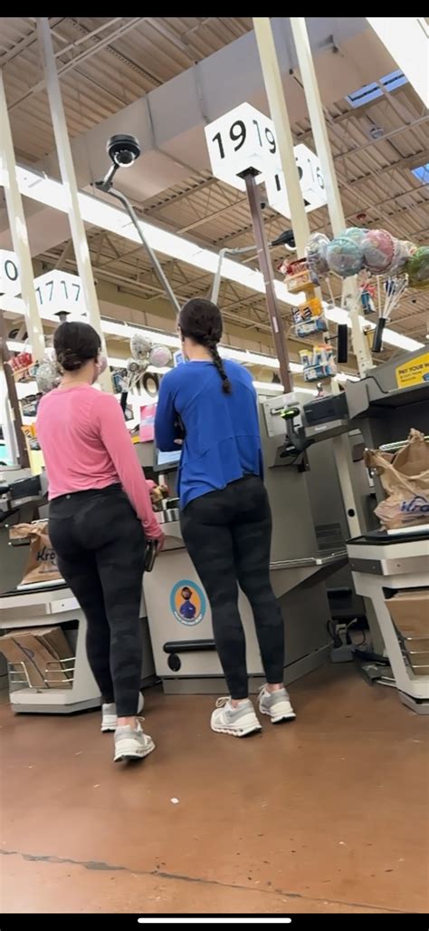 Twin Bubble Butt Sisters Lulu at Grocery Store - Spandex, Leggings
