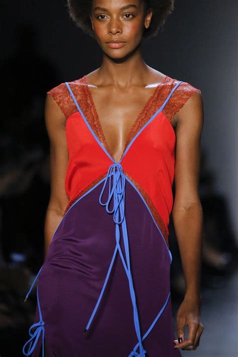 Prabal Gurung Fall 2018 Ready-to-Wear Fashion Show | Fashion trend ...